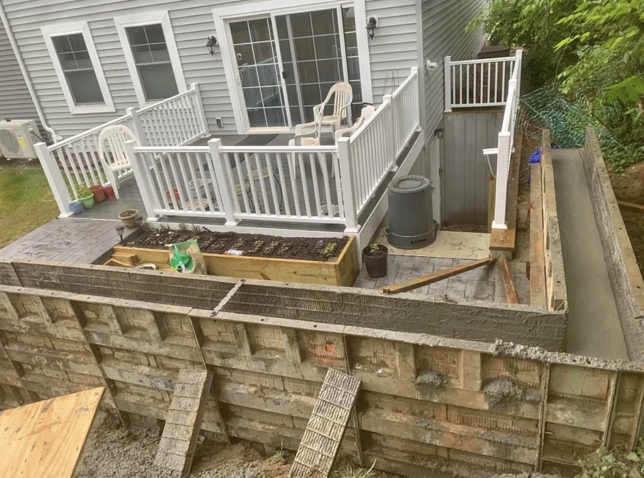Segmental block retaining wall installation in Maryland